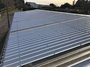 倉庫屋根　折板カバー工法